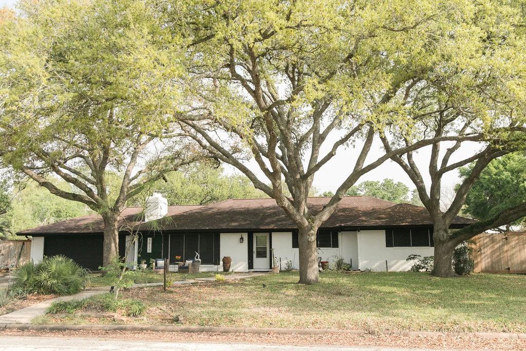 3917 Wickersham Street, Bay City, Texas image 2