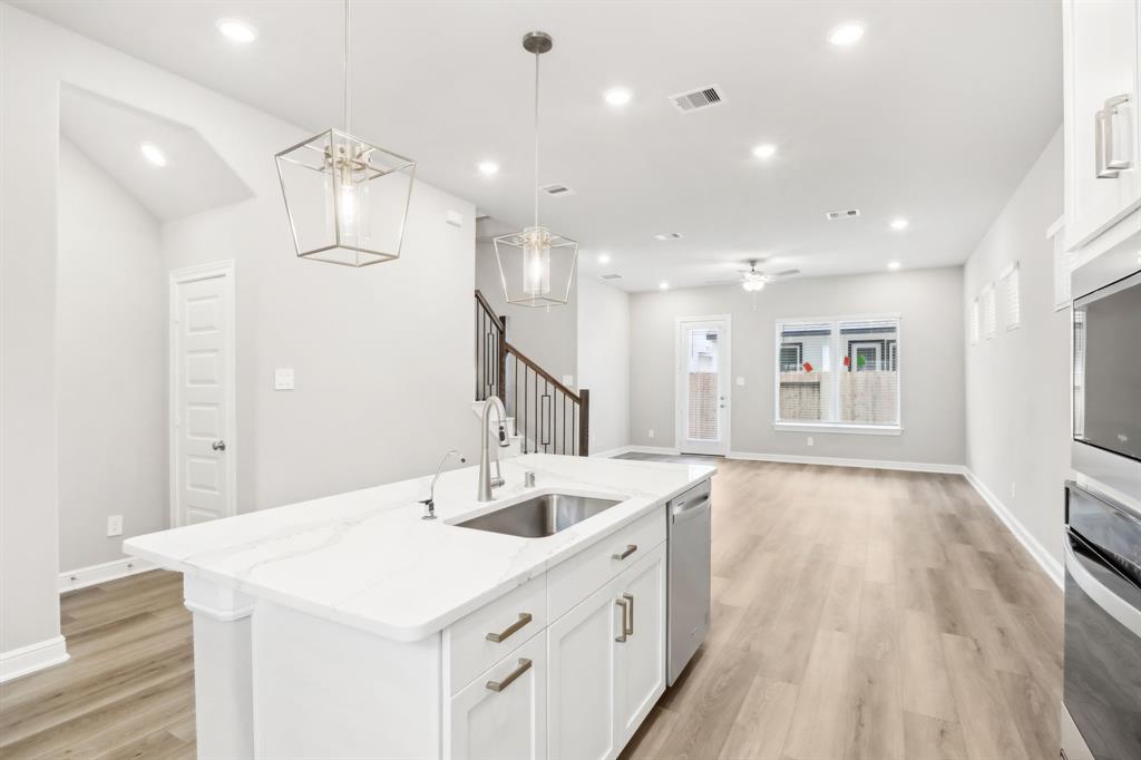 4111 Farm Hollow Street, Houston, Texas image 11