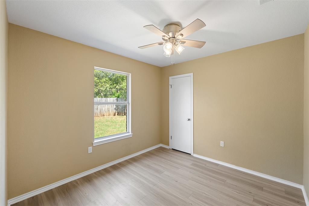 688 Rolling Oaks Drive, Giddings, Texas image 18