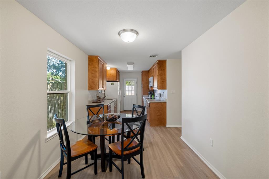 688 Rolling Oaks Drive, Giddings, Texas image 12