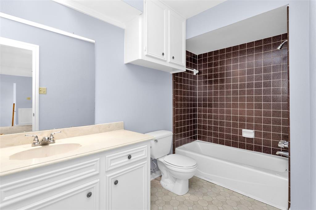 12015 Champion Forest Drive, Houston, Texas image 39