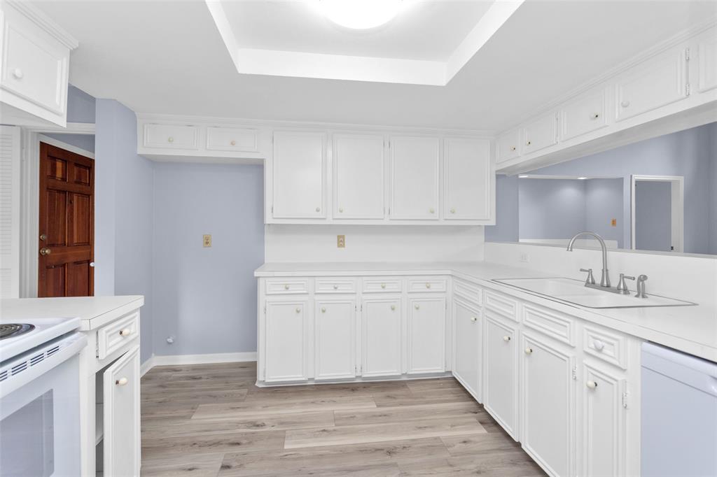 12015 Champion Forest Drive, Houston, Texas image 20