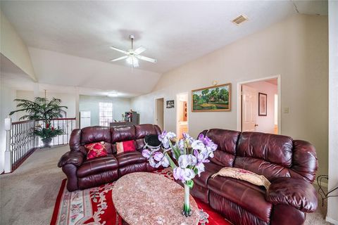 Single Family Residence in Pasadena TX 6802 Elmscott Drive 18.jpg