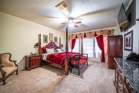 Single Family Residence in Pasadena TX 6802 Elmscott Drive 12.jpg