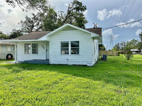 A home in Clute