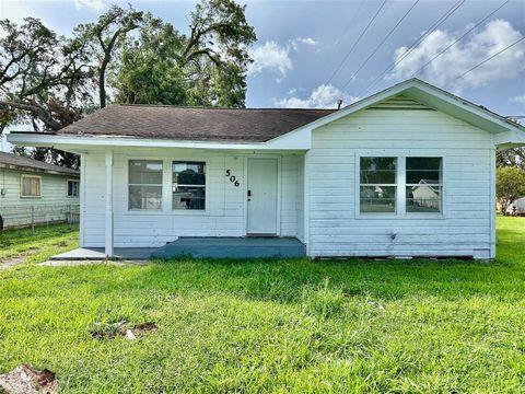 A home in Clute