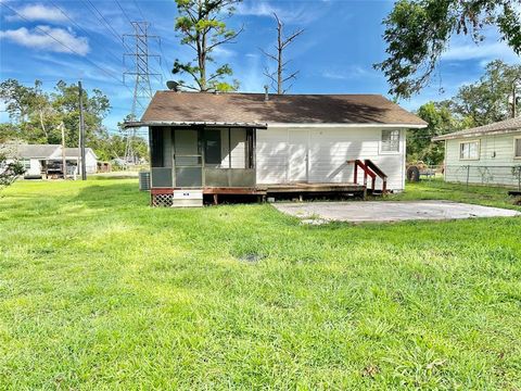 A home in Clute