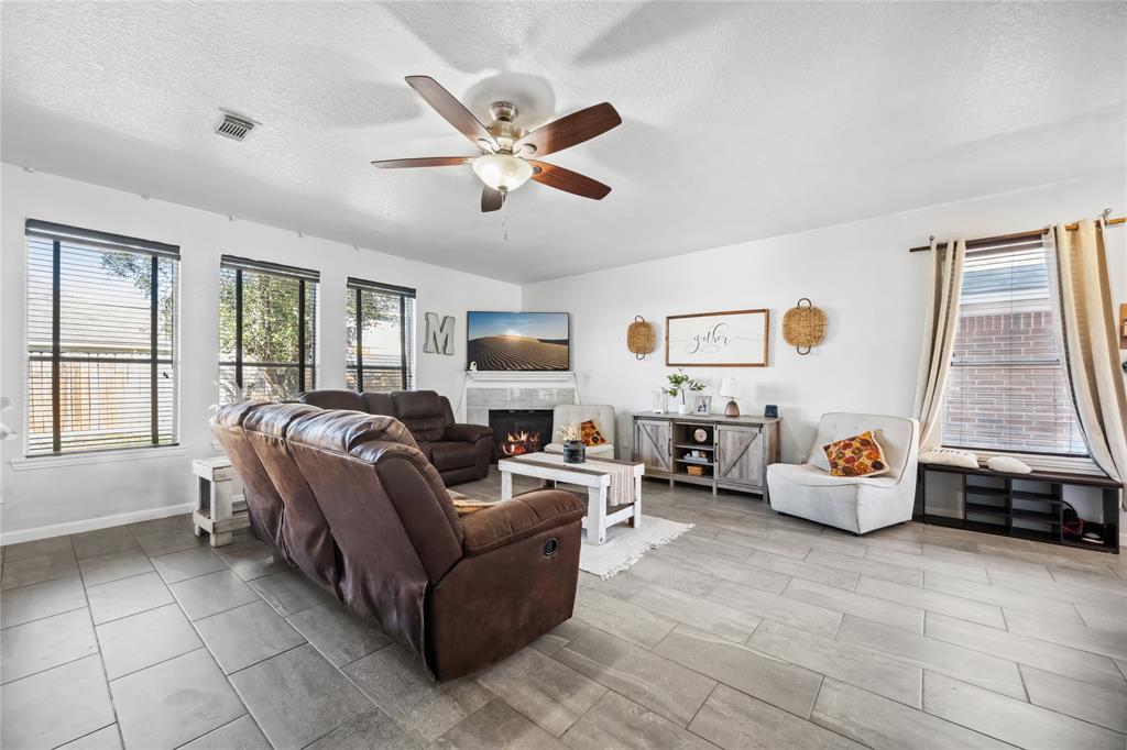 12127 Landsdown Ridge Way, Humble, Texas image 6