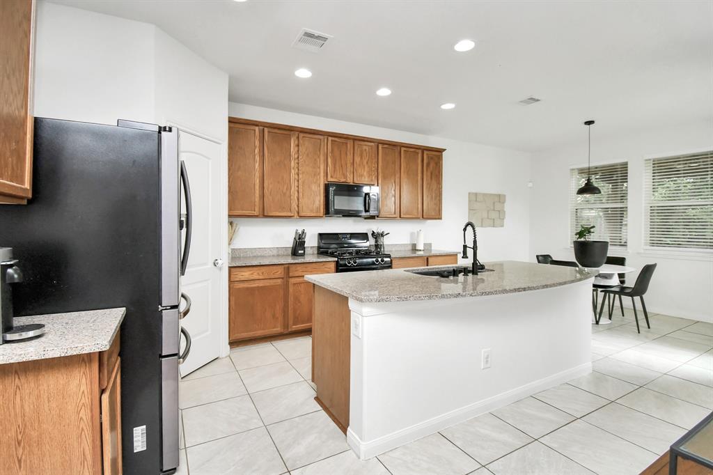 2410 Village Stone Court, Katy, Texas image 15