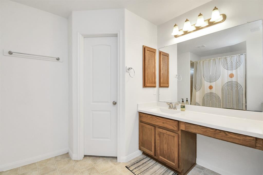 2410 Village Stone Court, Katy, Texas image 25