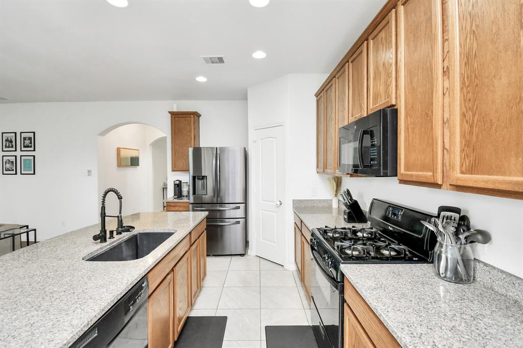 2410 Village Stone Court, Katy, Texas image 18