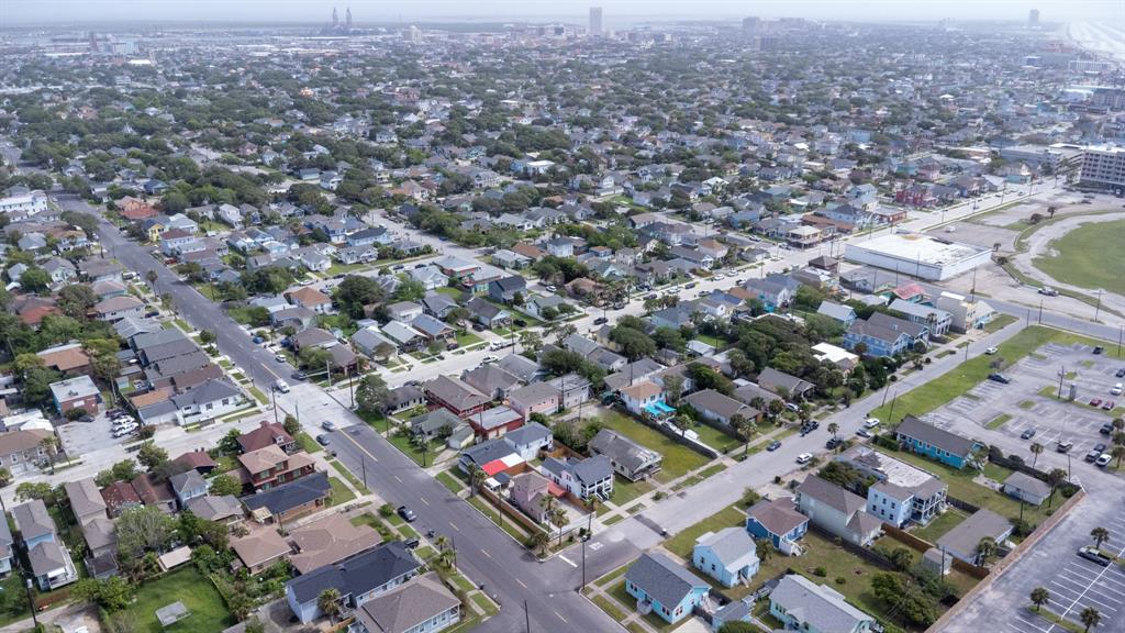 3616 Avenue S 1/2, Galveston, Texas image 9