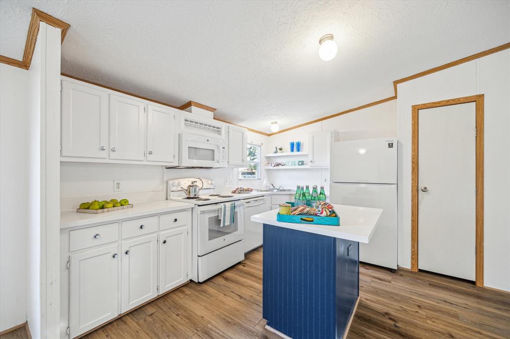 33156 Wedgewood Drive, Magnolia, Texas image 1