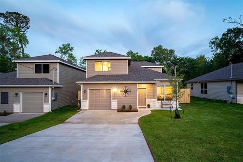 907 Crystal River Road Conroe TX 77316