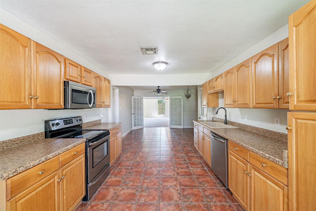707 Terryhollow Street, Channelview, Texas image 2