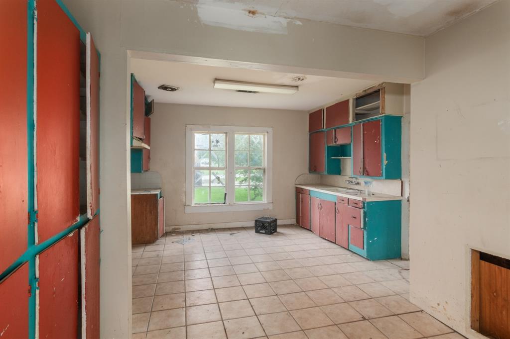 604 E Pine Street, Daisetta, Texas image 5