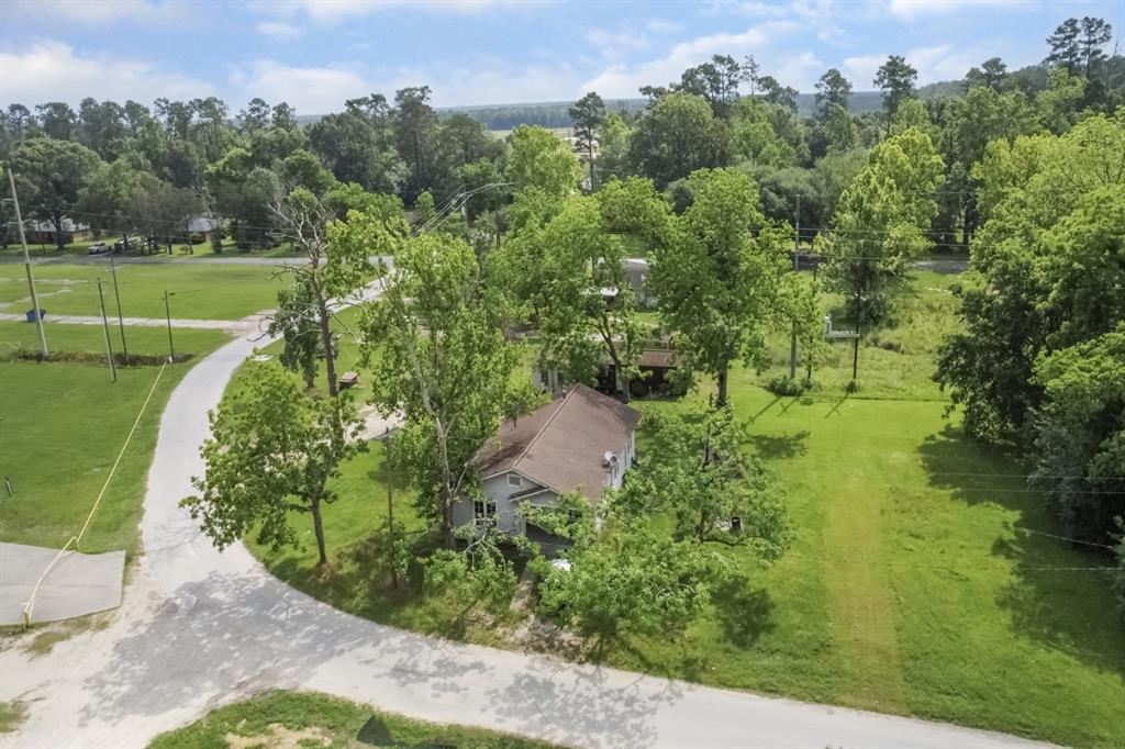 604 E Pine Street, Daisetta, Texas image 1