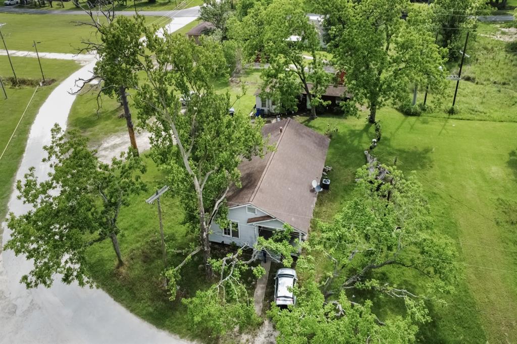 604 E Pine Street, Daisetta, Texas image 2