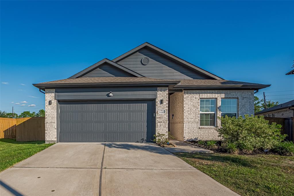 2446 Palisade Crest Drive, Rosharon, Texas image 2