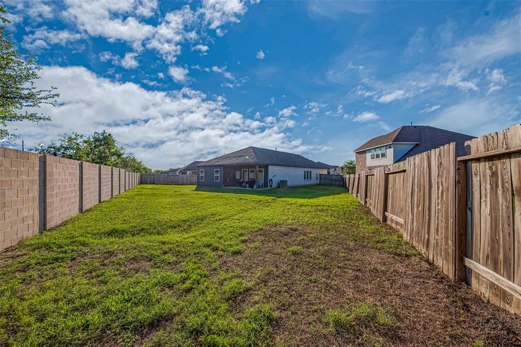 2446 Palisade Crest Drive, Rosharon, Texas image 37