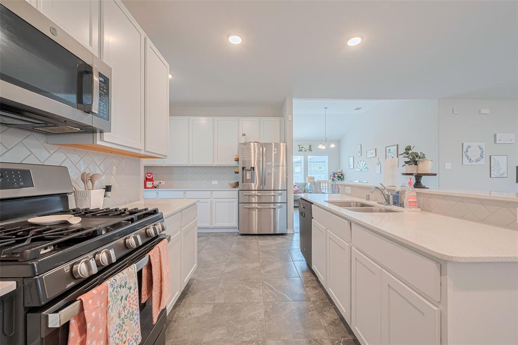 2446 Palisade Crest Drive, Rosharon, Texas image 14