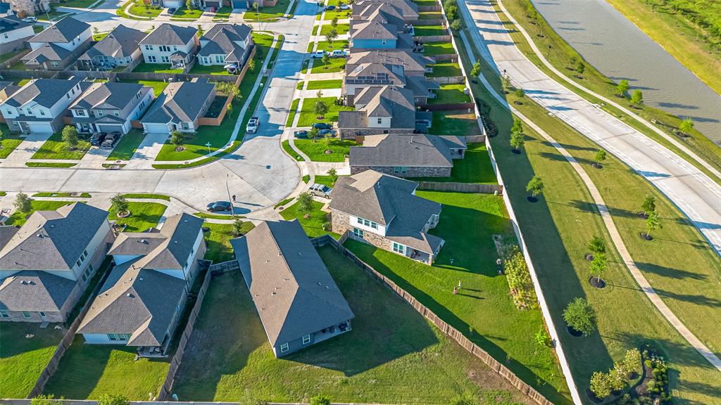 2446 Palisade Crest Drive, Rosharon, Texas image 40