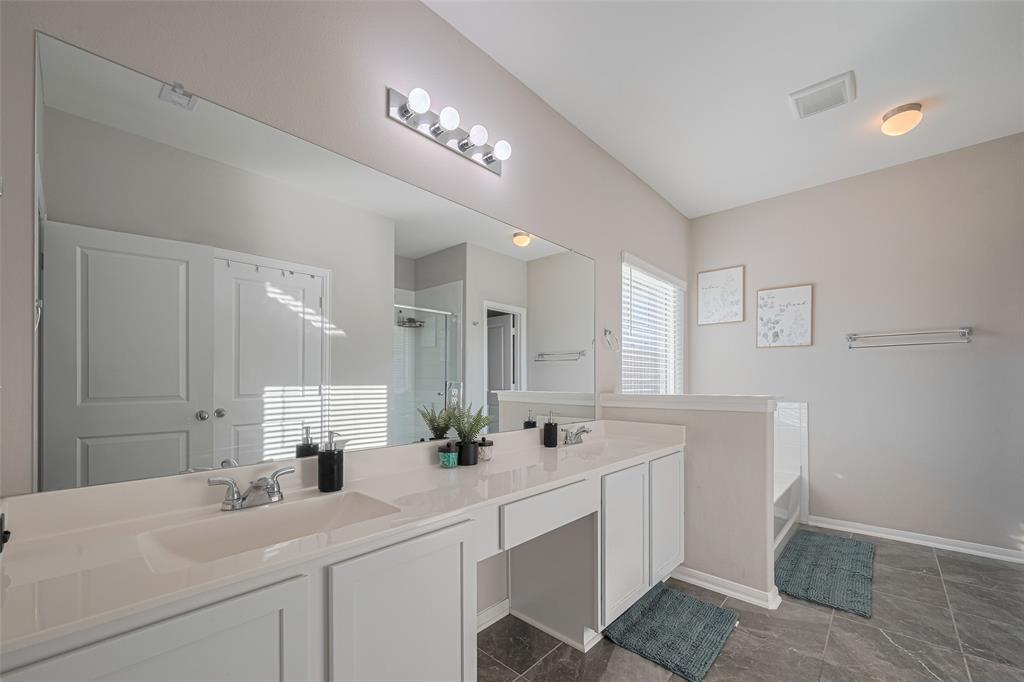 2446 Palisade Crest Drive, Rosharon, Texas image 29