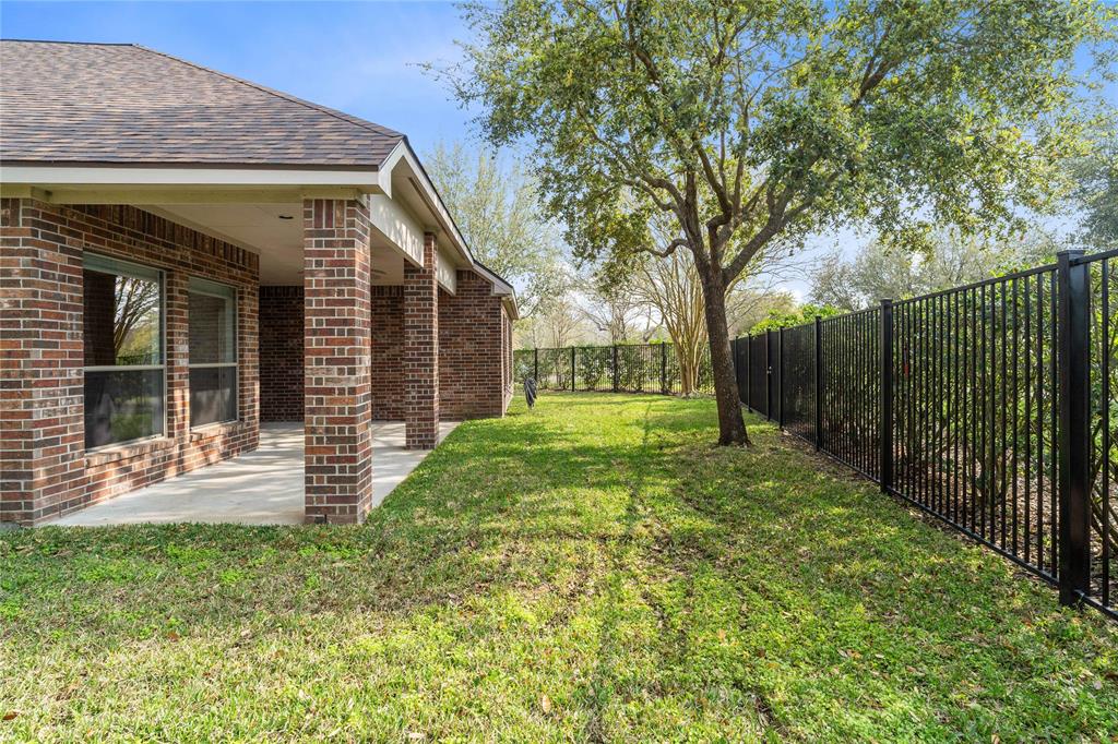 12203 E Laura Shore Court, Cypress, Texas image 41