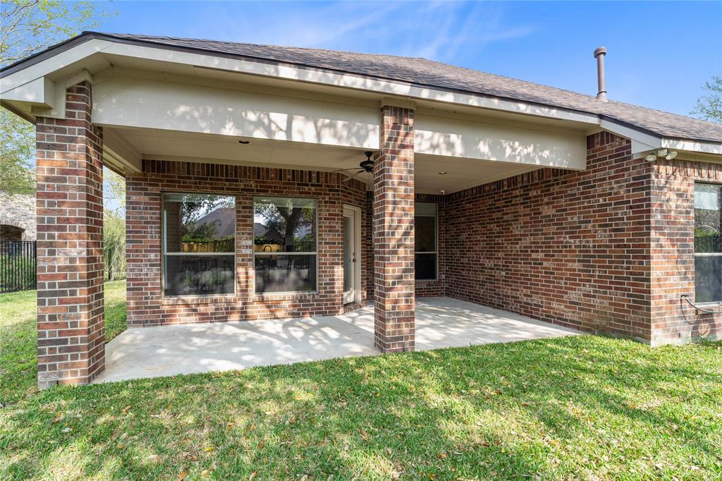 12203 E Laura Shore Court, Cypress, Texas image 39