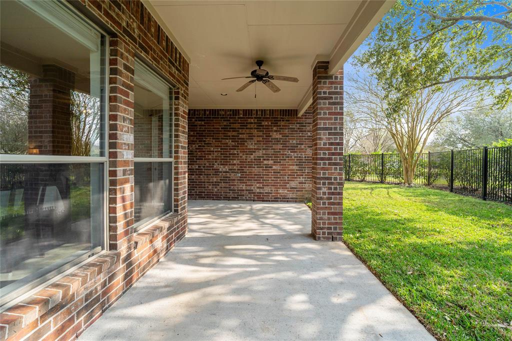 12203 E Laura Shore Court, Cypress, Texas image 38