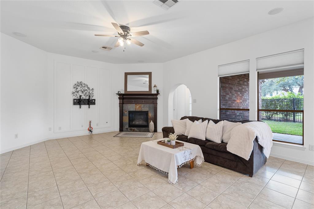 12203 E Laura Shore Court, Cypress, Texas image 9