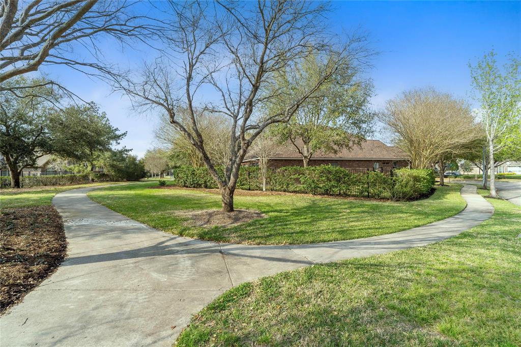 12203 E Laura Shore Court, Cypress, Texas image 44