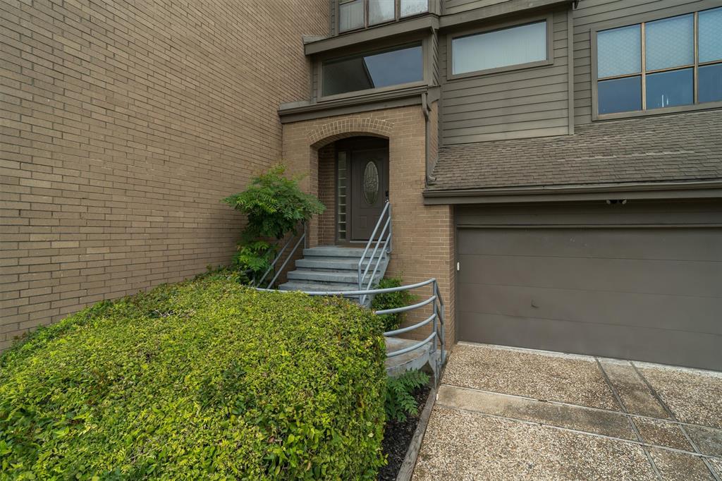 18305 Sandy Cove