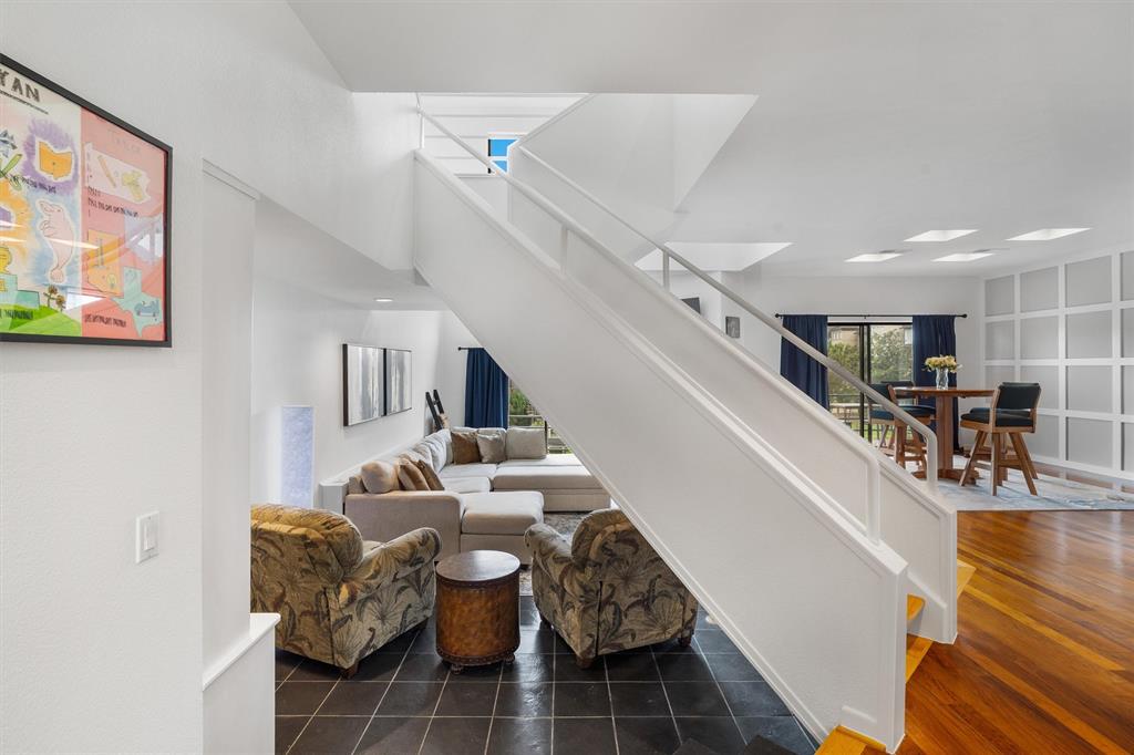 18305 Sandy Cove