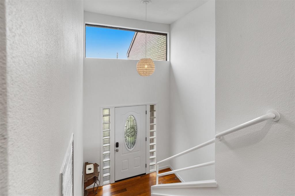 18305 Sandy Cove