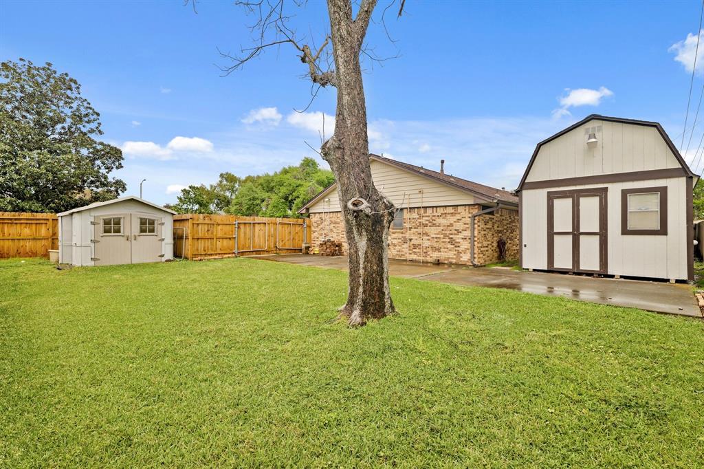 2325 E Shannon Street, Deer Park, Texas image 24