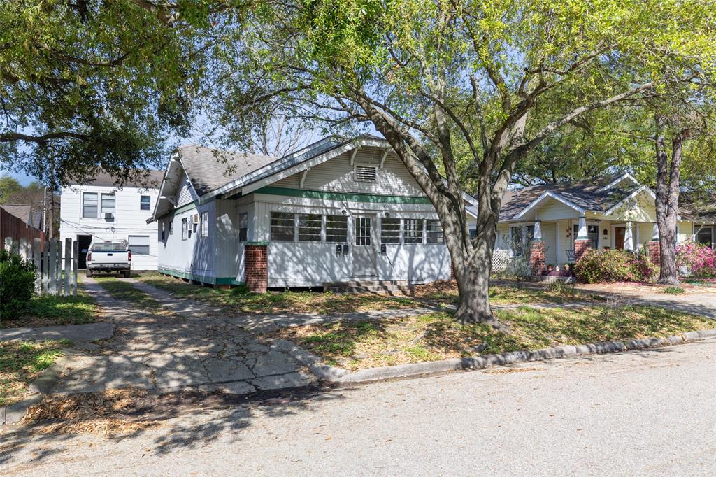 4605 Norhill Boulevard, Houston, Texas image 1