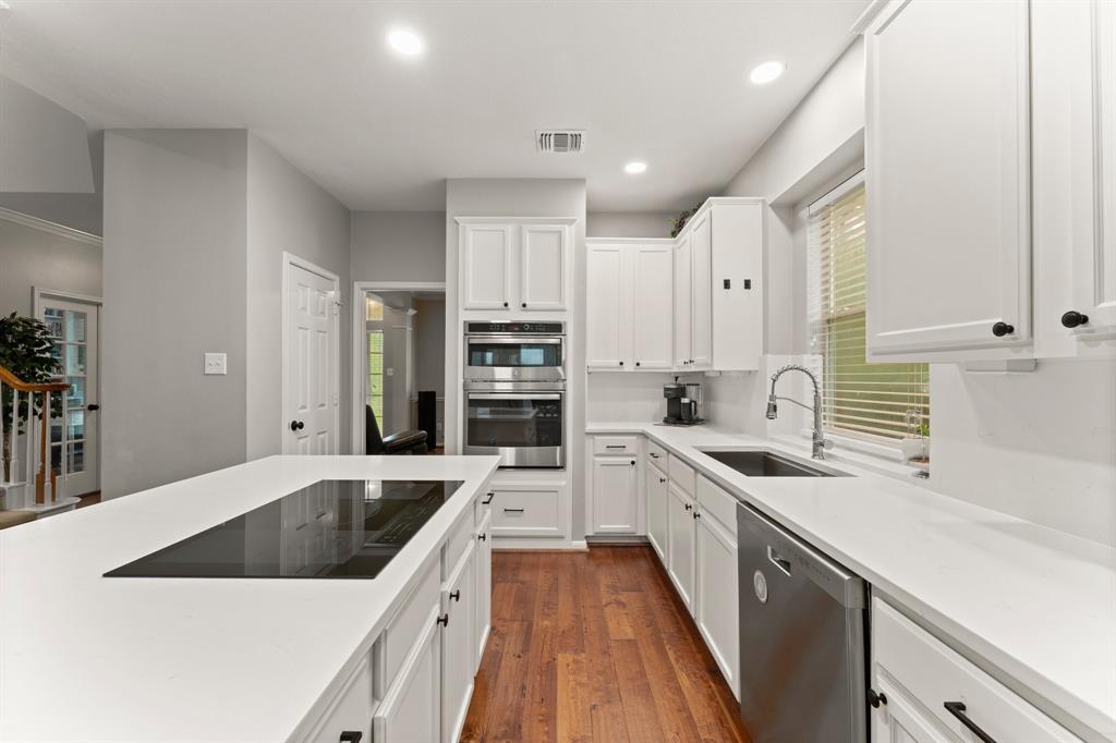 22 S Peaceful Canyon Circle, The Woodlands, Texas image 12