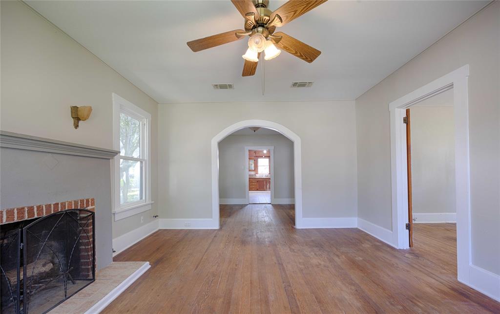 107 N Main Street, Schulenburg, Texas image 8