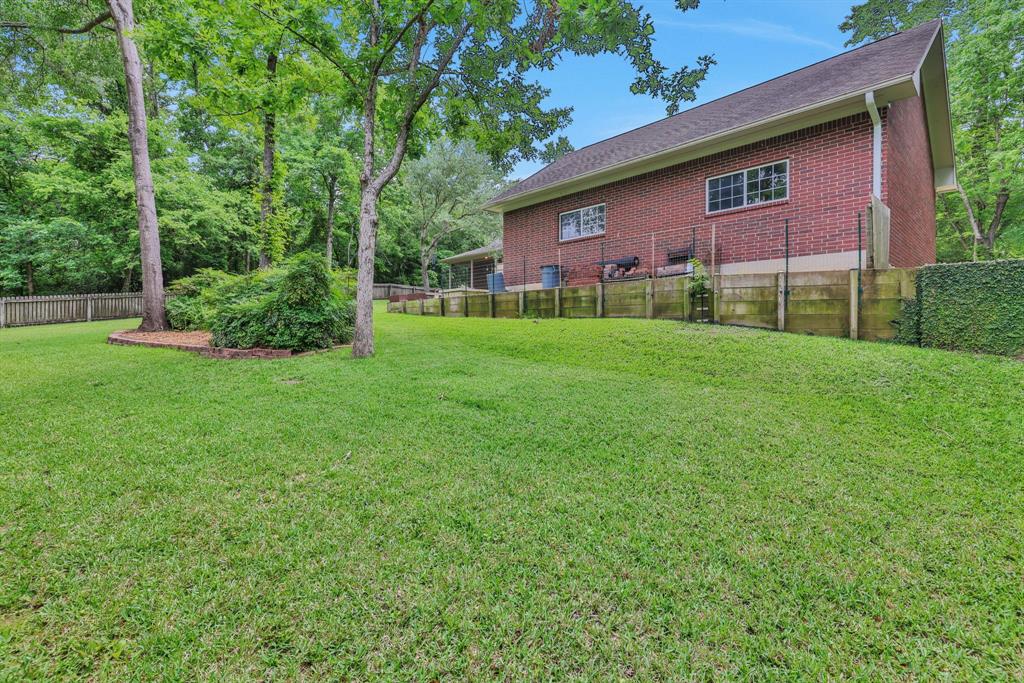 69 Lake Oaks Circle, Coldspring, Texas image 11