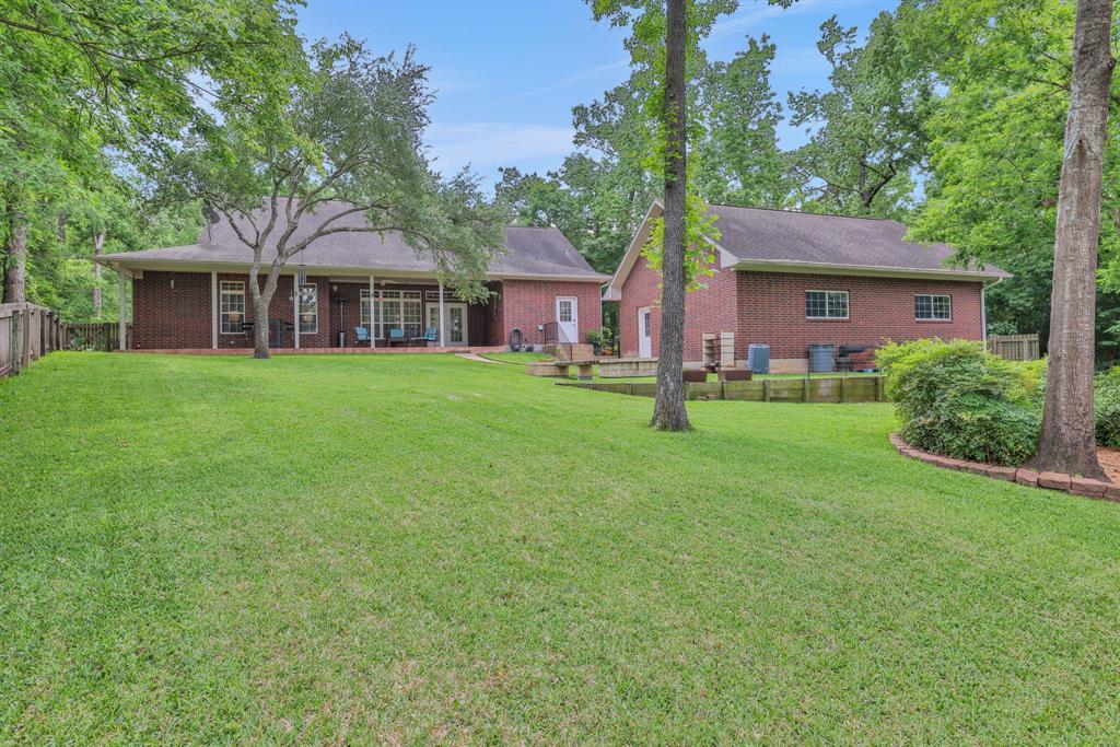 69 Lake Oaks Circle, Coldspring, Texas image 9