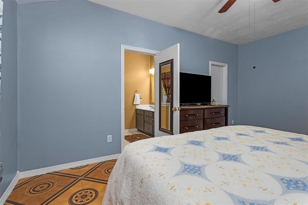 5019 Deerpath Drive, Conroe, Texas image 22