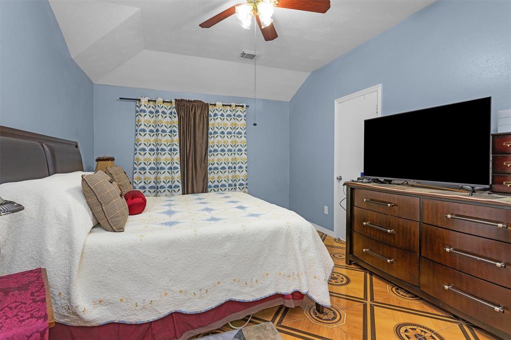 5019 Deerpath Drive, Conroe, Texas image 21