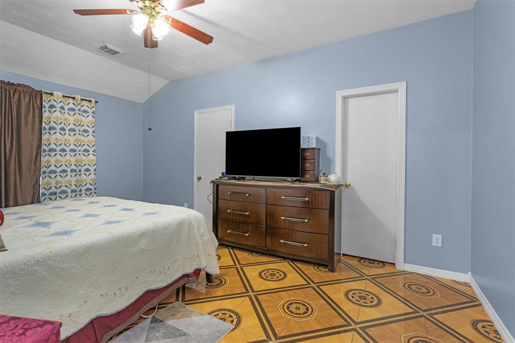 5019 Deerpath Drive, Conroe, Texas image 20