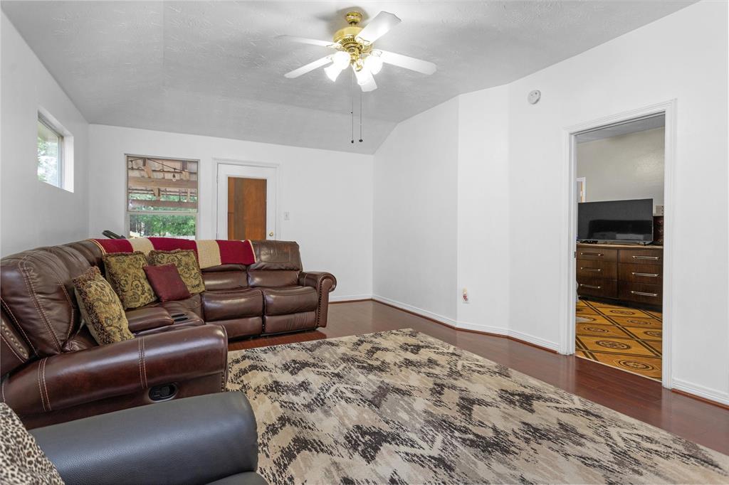 5019 Deerpath Drive, Conroe, Texas image 19