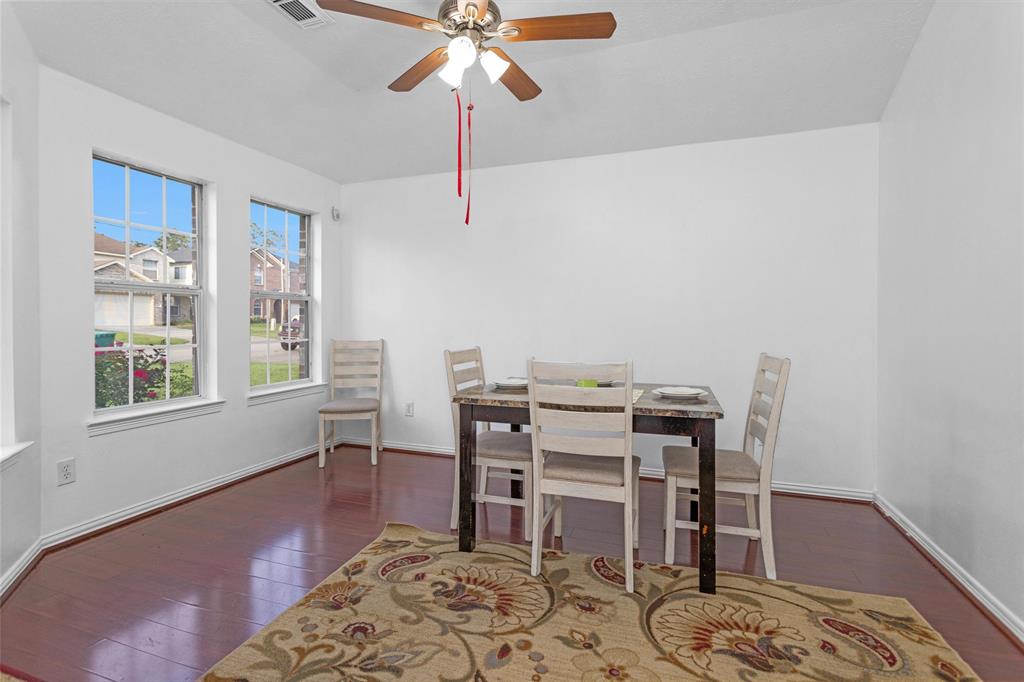 5019 Deerpath Drive, Conroe, Texas image 8