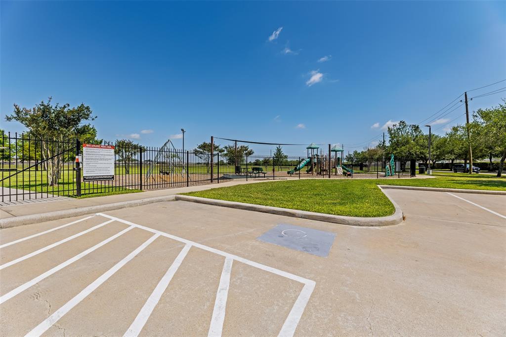6811 Peach Mill Lane, Dickinson, Texas image 34