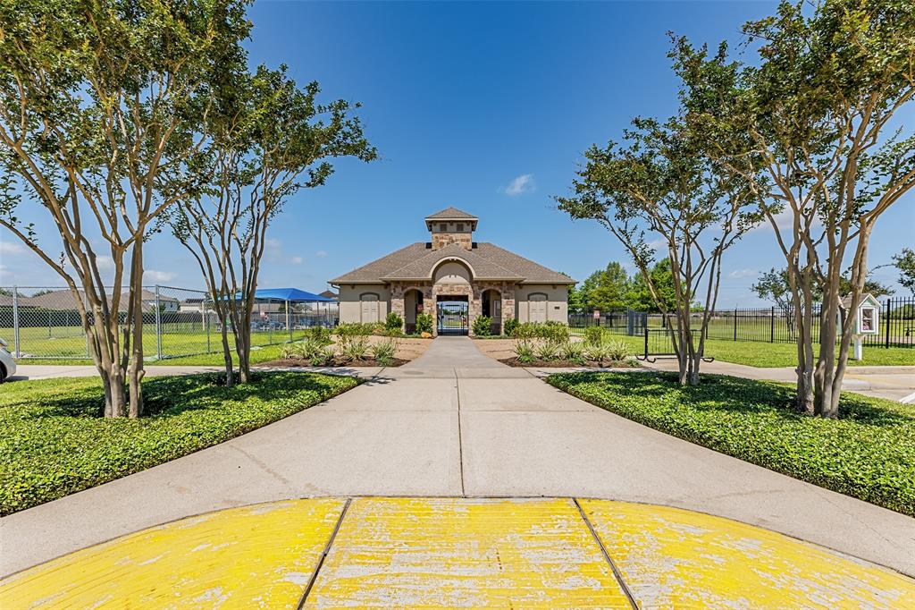 6811 Peach Mill Lane, Dickinson, Texas image 42