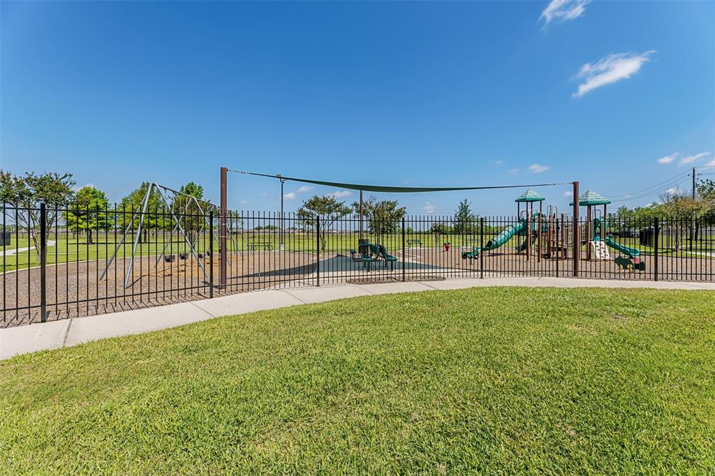 6811 Peach Mill Lane, Dickinson, Texas image 35