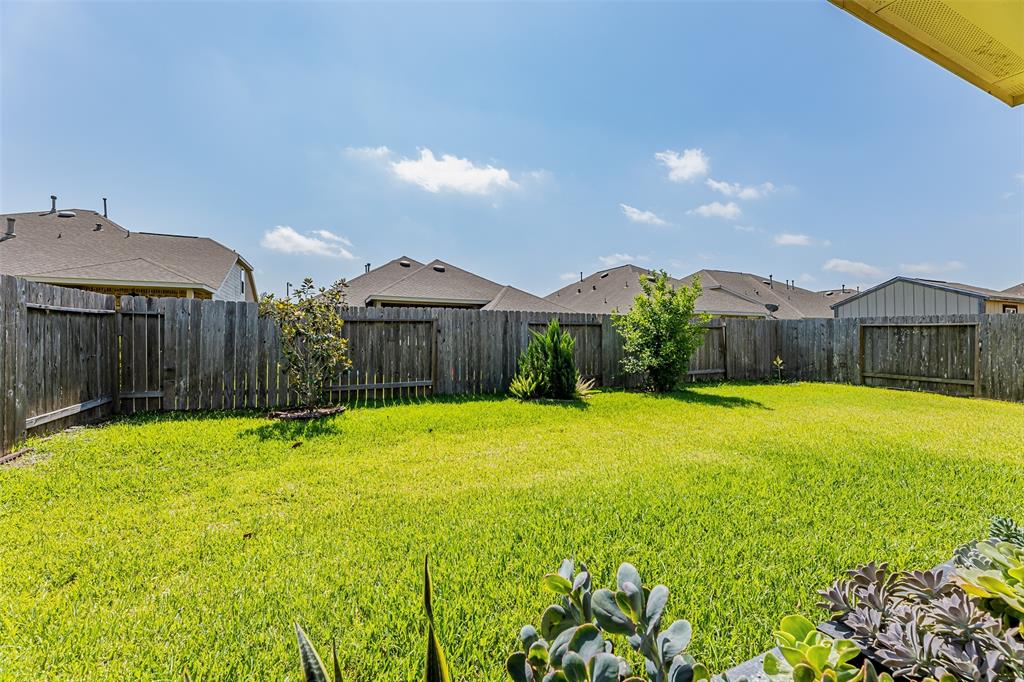 6811 Peach Mill Lane, Dickinson, Texas image 31